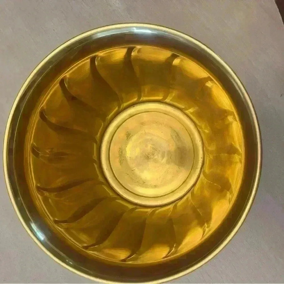 Vintage Brass Regency Swirl Planter - Picture 2 of 6